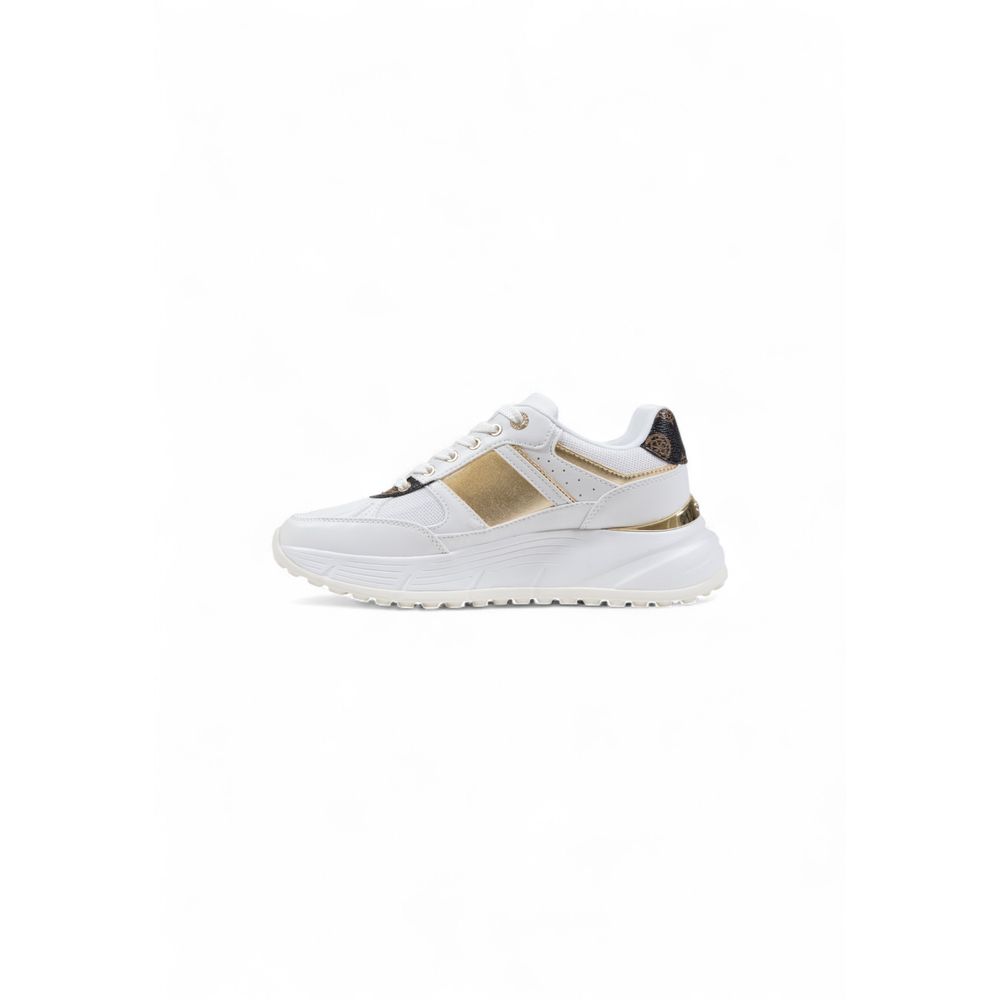 Guess Weiße Chunky-Sneaker aus Polyethylen – Modernes Design mit markanter Sohle