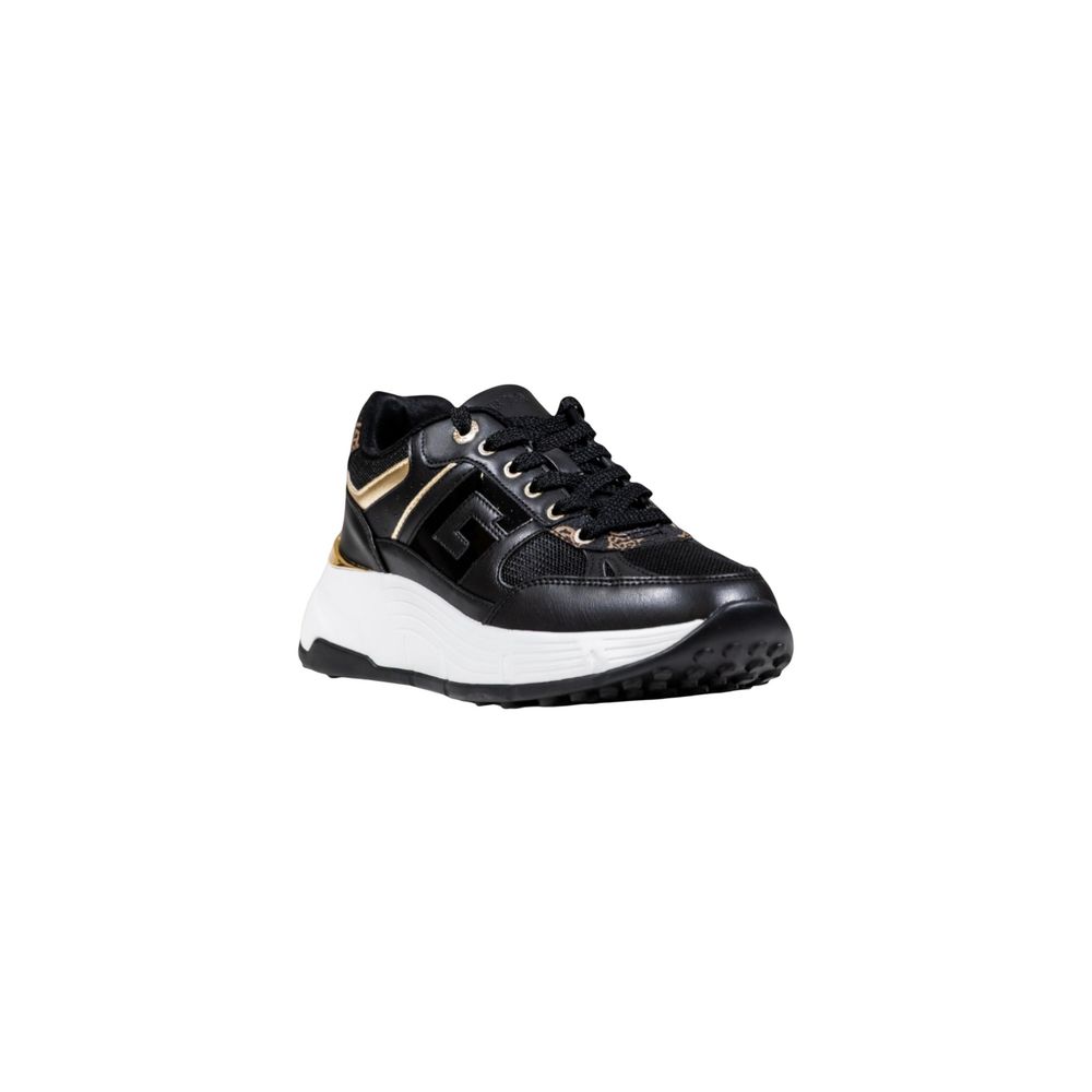 Guess Chunky Sneaker aus schwarzem Polyethylen – Stilvoll & Modern.
