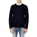 Blauer Wollpullover
