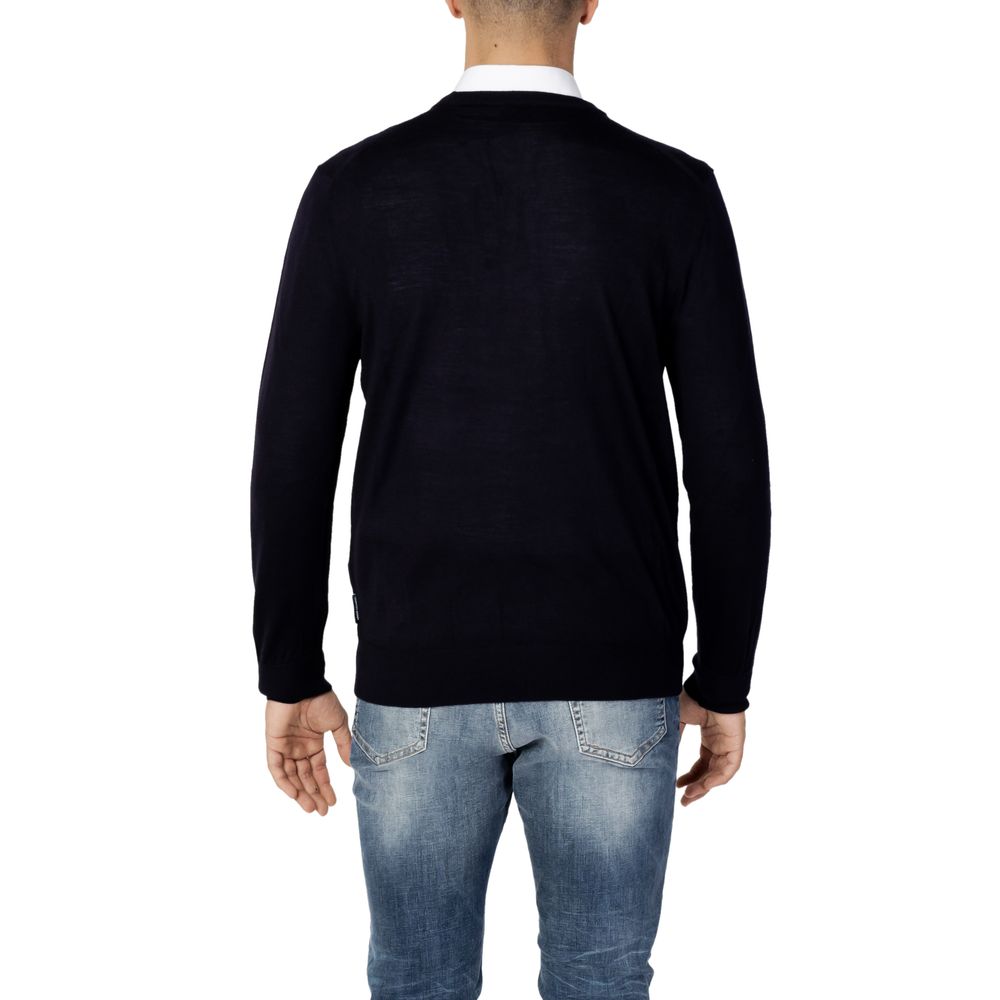 Blauer Wollpullover
