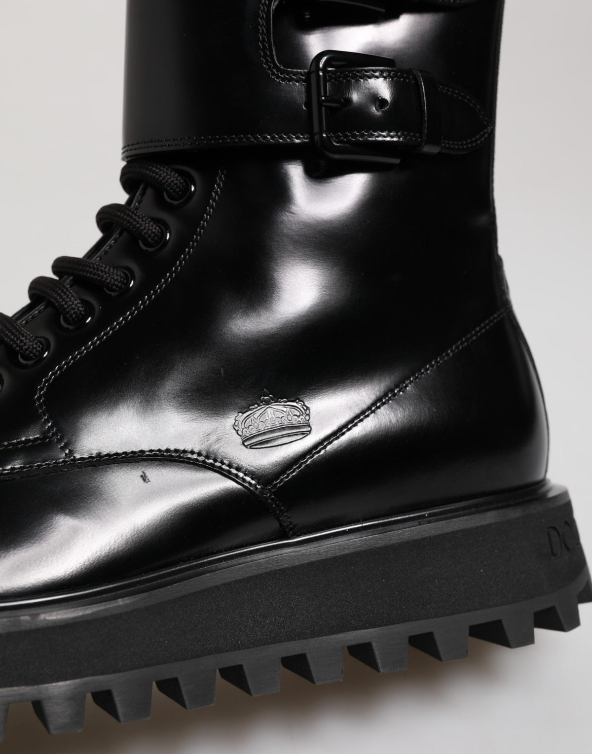 Dolce & Gabbana Schwarze Leder-Schnürstiefel bis zur Mitte der Wade